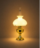 Aladdin Oil Lamp in Brass (With Shade)