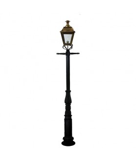 Fitzwilliam Medium Lantern Lamppost