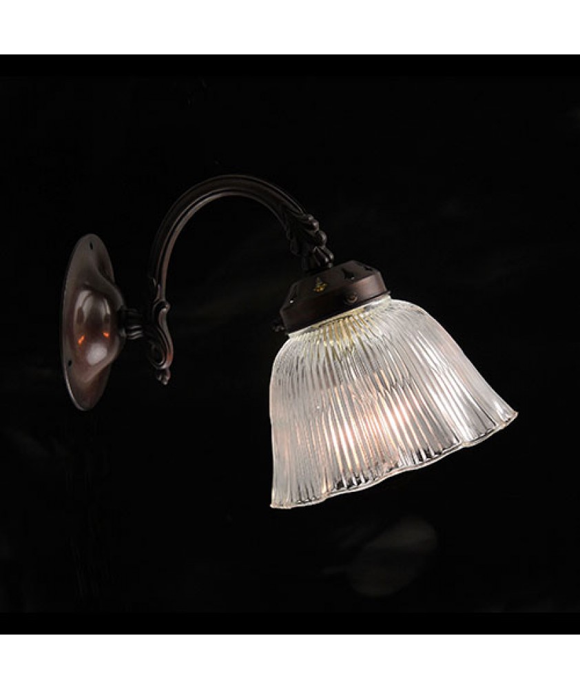 Prismatic Frilled Wall Light